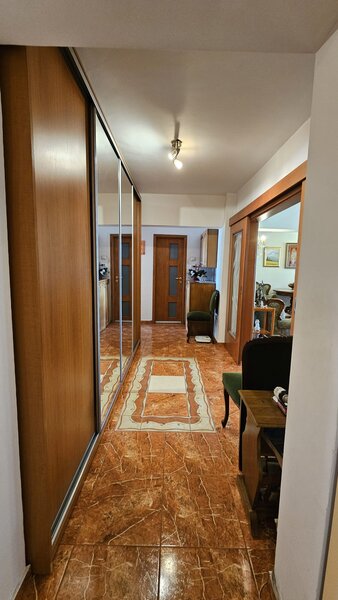 Unirii, Decebal, 4 camere, etaj 6, st-115 mp.