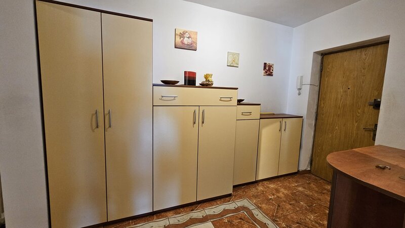 Unirii, Decebal, 4 camere, etaj 6, st-115 mp.